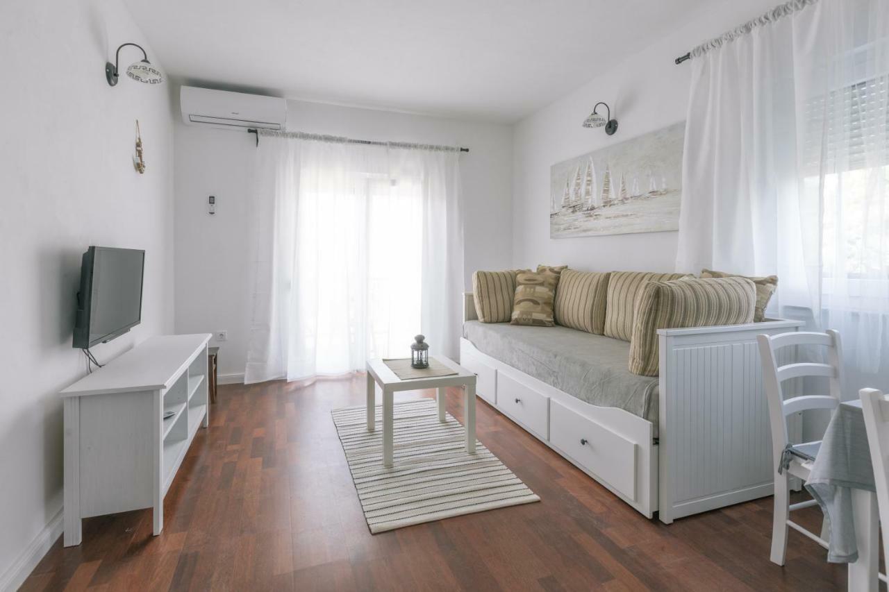 Hedon-Stone Apartment Starigrad Paklenica Exterior photo