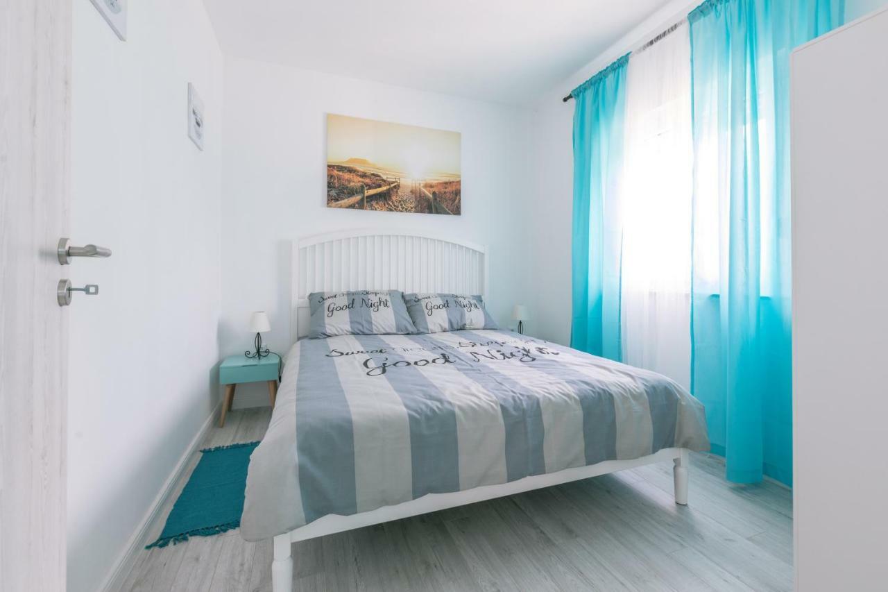 Hedon-Stone Apartment Starigrad Paklenica Exterior photo