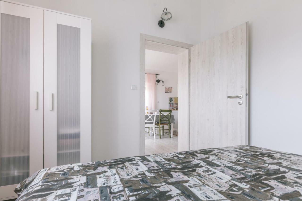 Hedon-Stone Apartment Starigrad Paklenica Exterior photo
